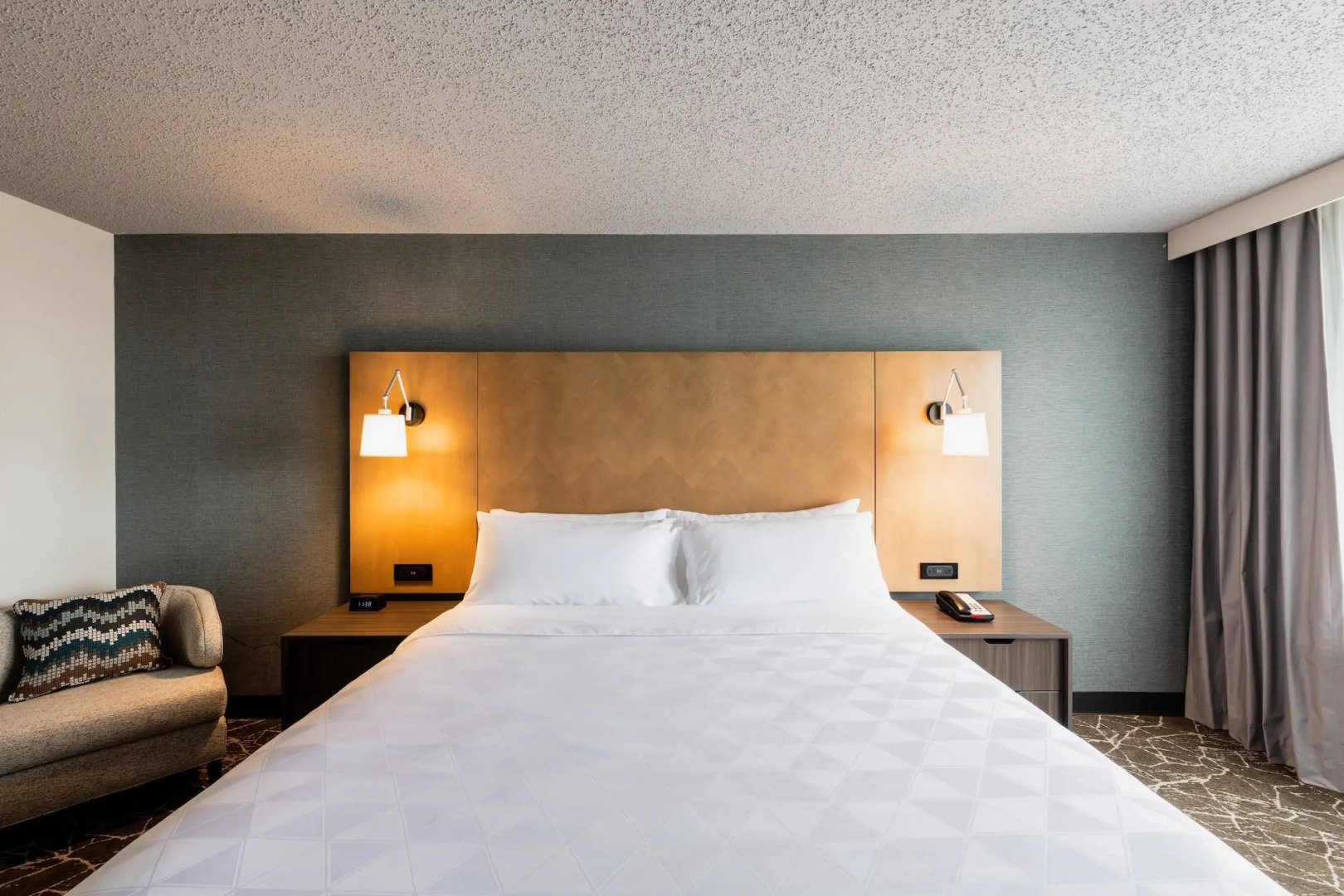 Holiday Inn Newark International Airport by IHG