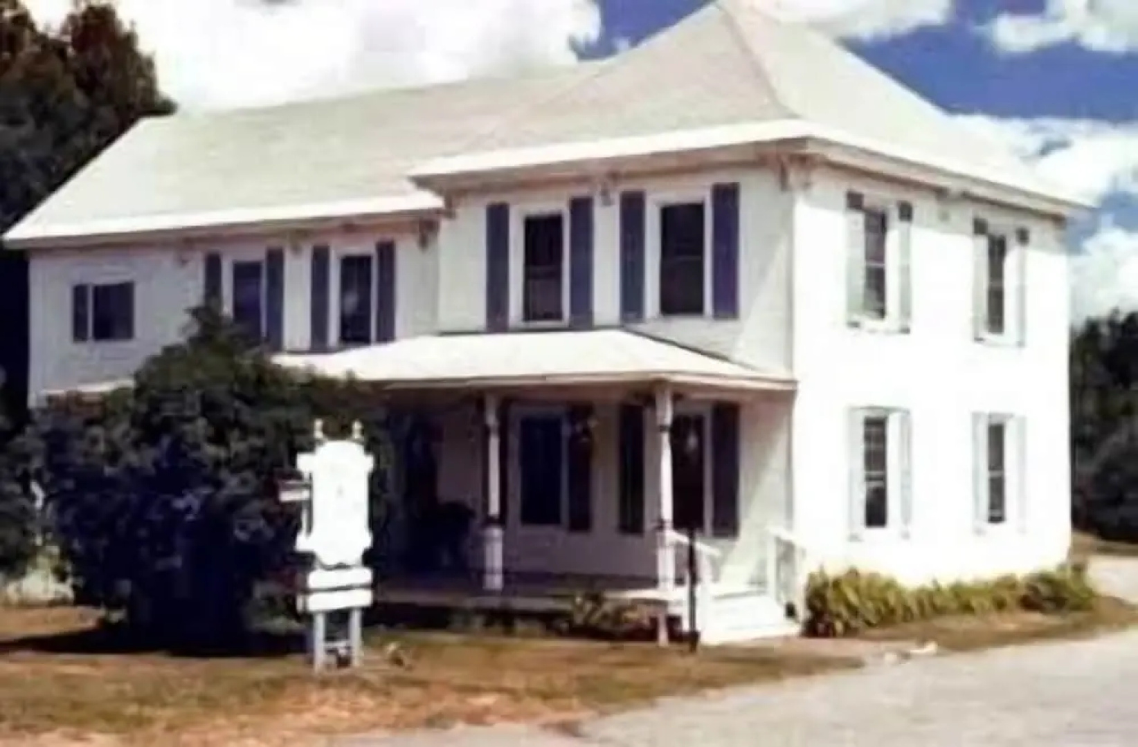 Spruce Lodge Bed & Breakfast & Guest Cottage