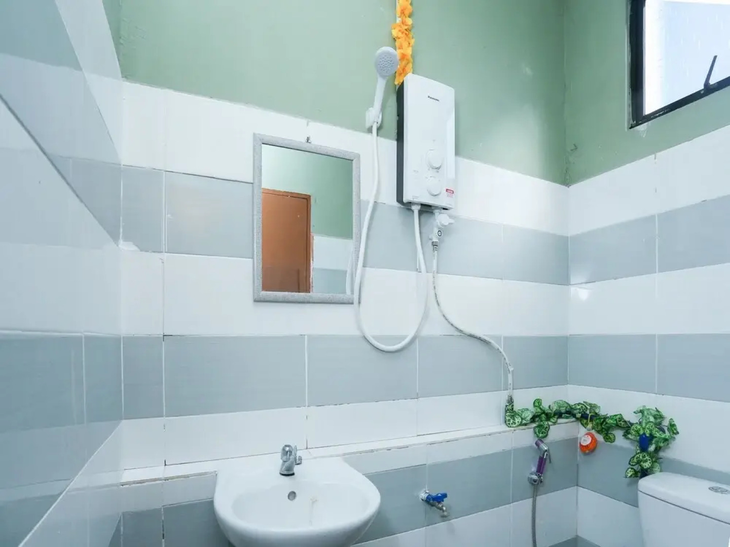 OYO 44112 Darvel Bay Travelodge