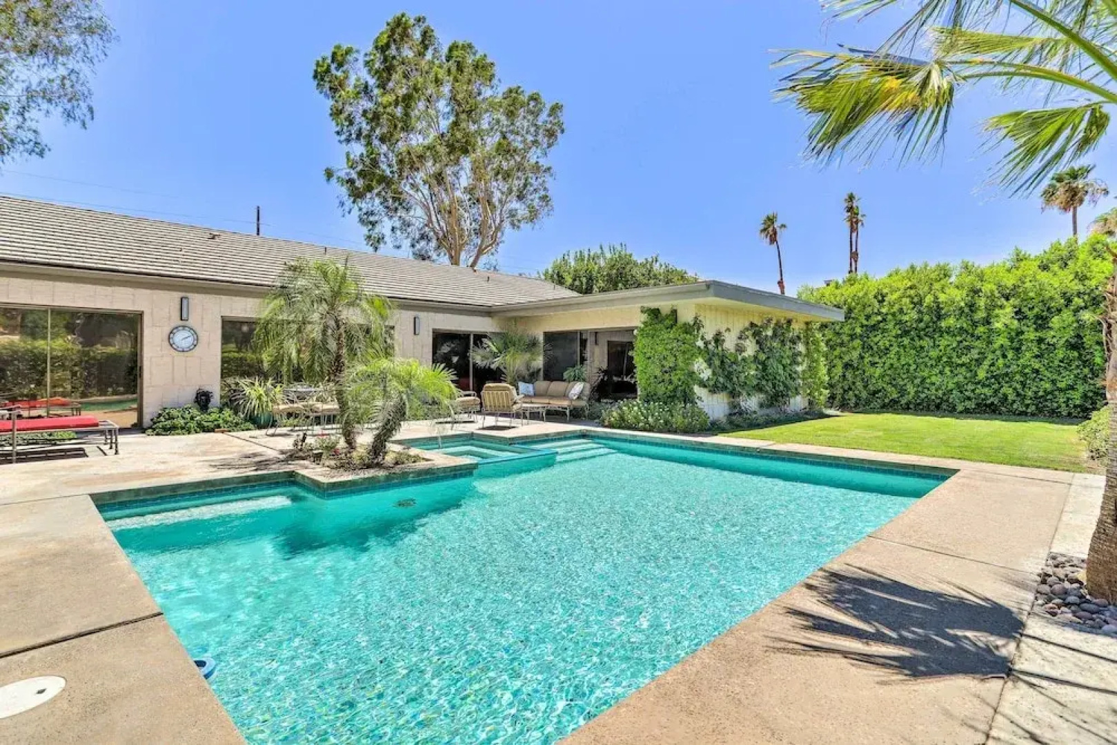 Pool, Grill & Game Room: Bermuda Dunes Oasis