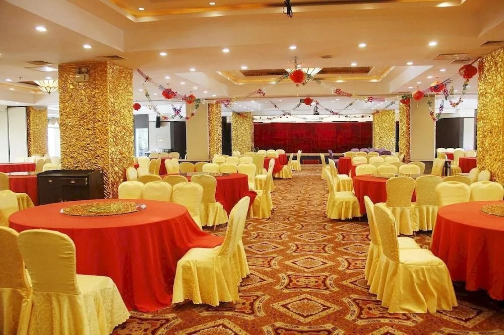 Hailing Convention Center