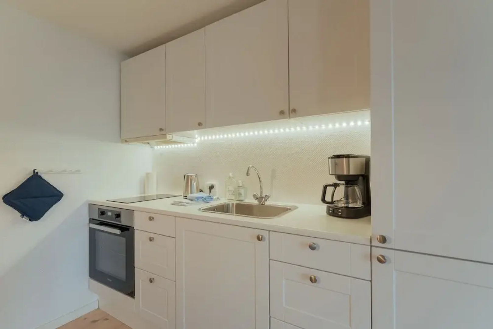 Cozy Downtown Studio Apartment