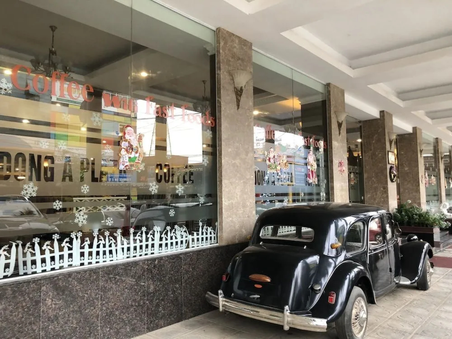 May Plaza Hotel