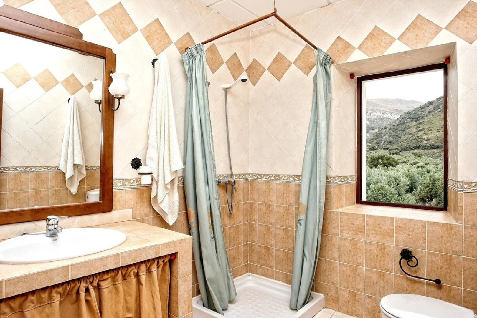 House With 6 Bedrooms in Las Lagunillas, With Wonderful Mountain View,