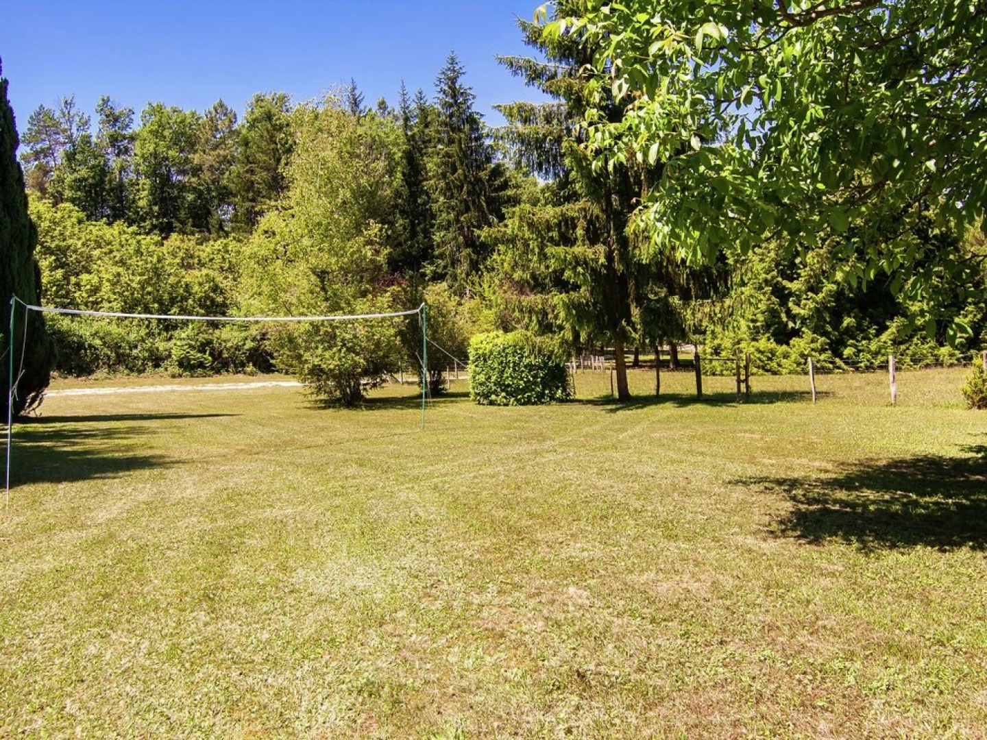 Modern Chalet in Neuvic with Private Swimming Pool