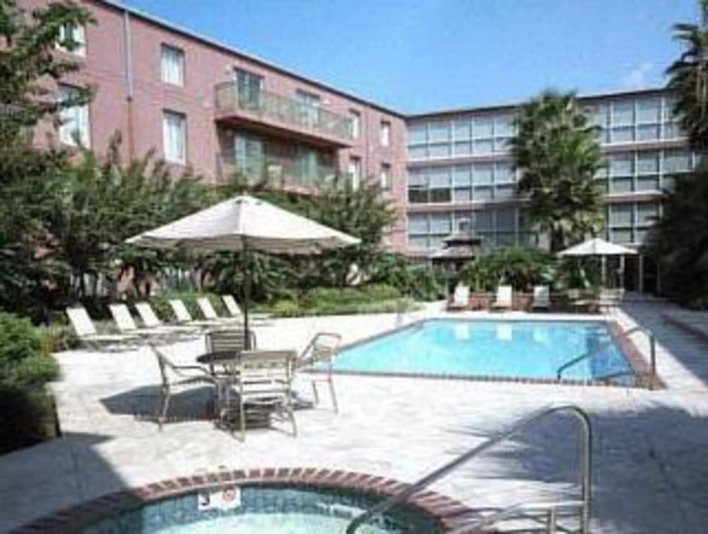 Courtyard by Marriott New Orleans Warehouse Arts District