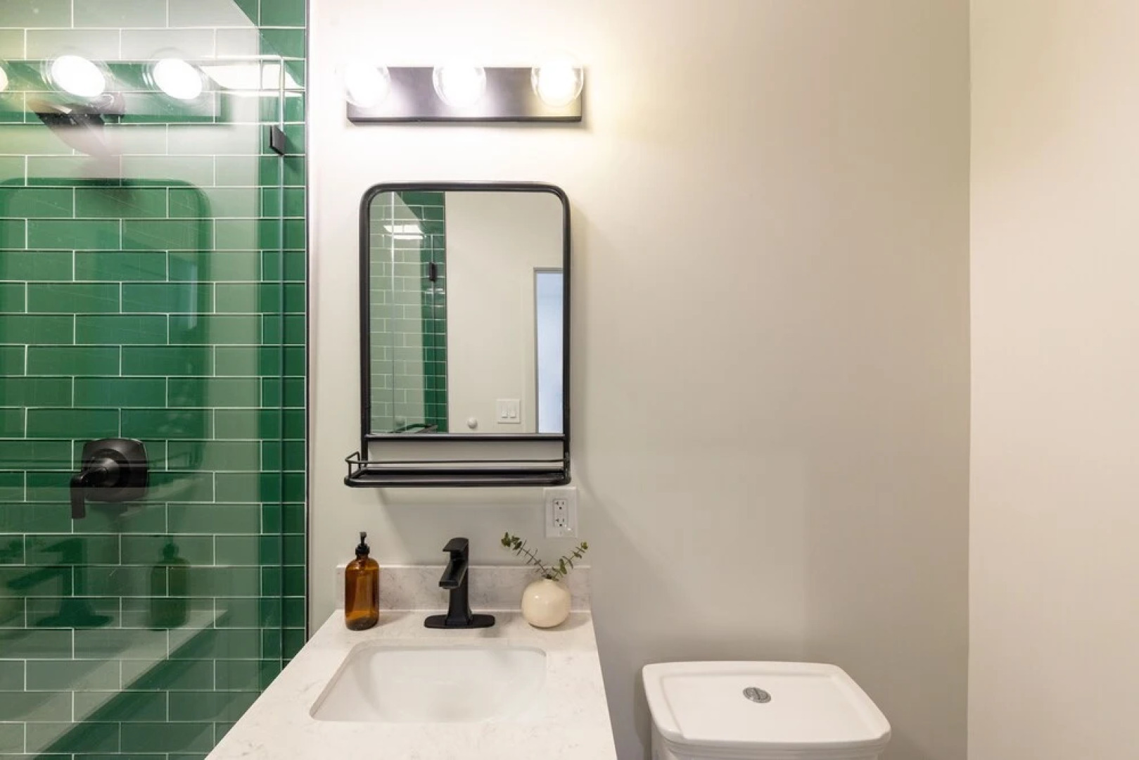 Lost Horse by Avantstay Desert Oasis w/ Mini Pool, Outdoor Entertainers Area & Huge Game Room!