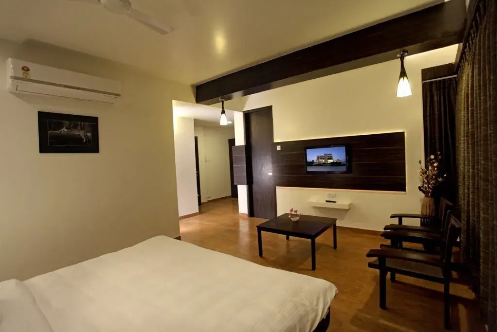 Hotel The Grand Daksh Somnath