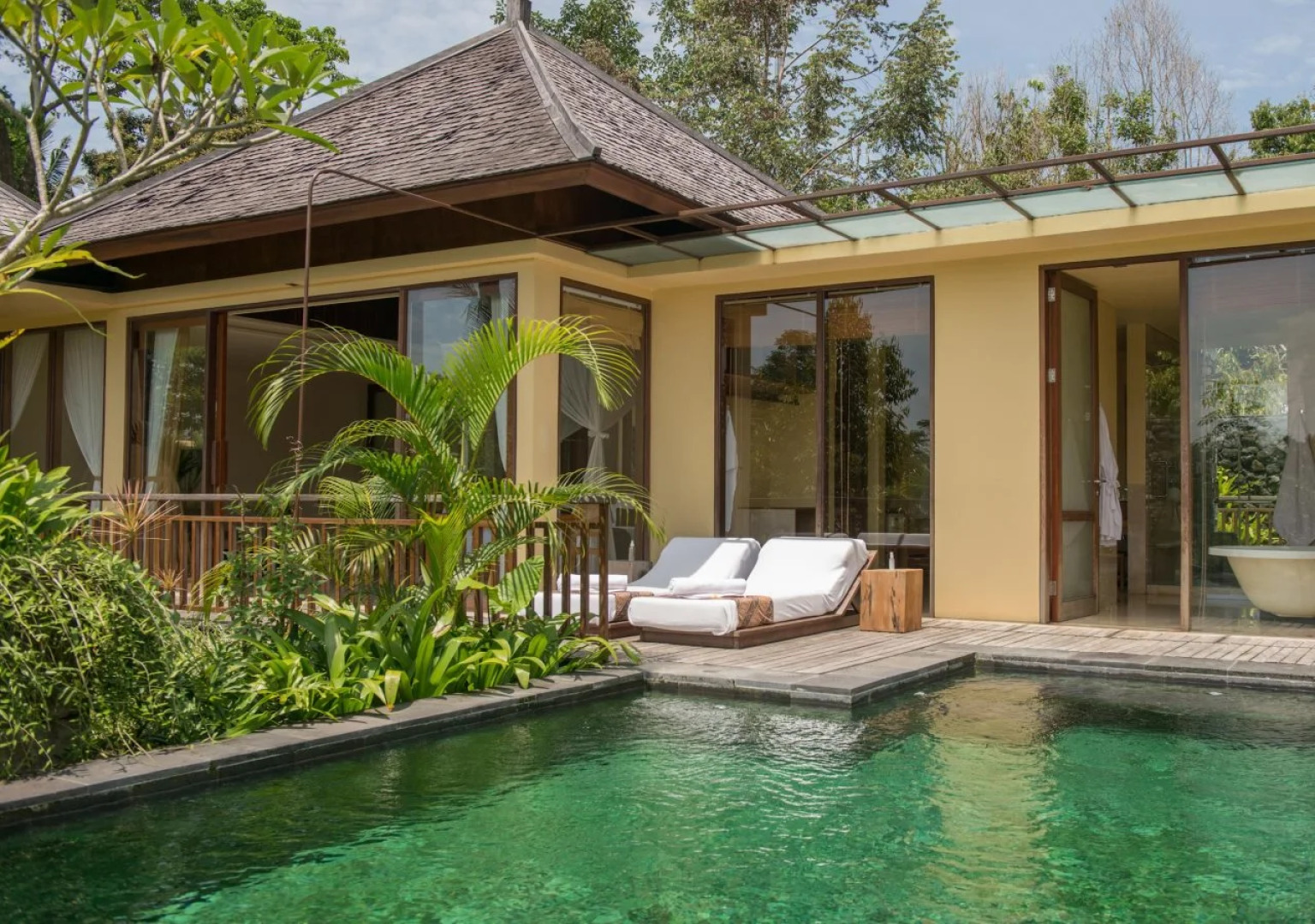 Курорт Komaneka at Tanggayuda