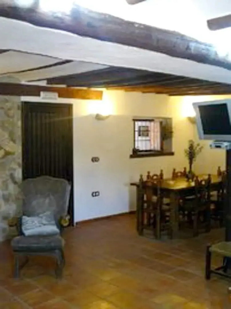 Apartment With 4 Bedrooms in Fontanar, With Wonderful Mountain View, Private Pool, Enclosed Garden - 200 km From the Slopes