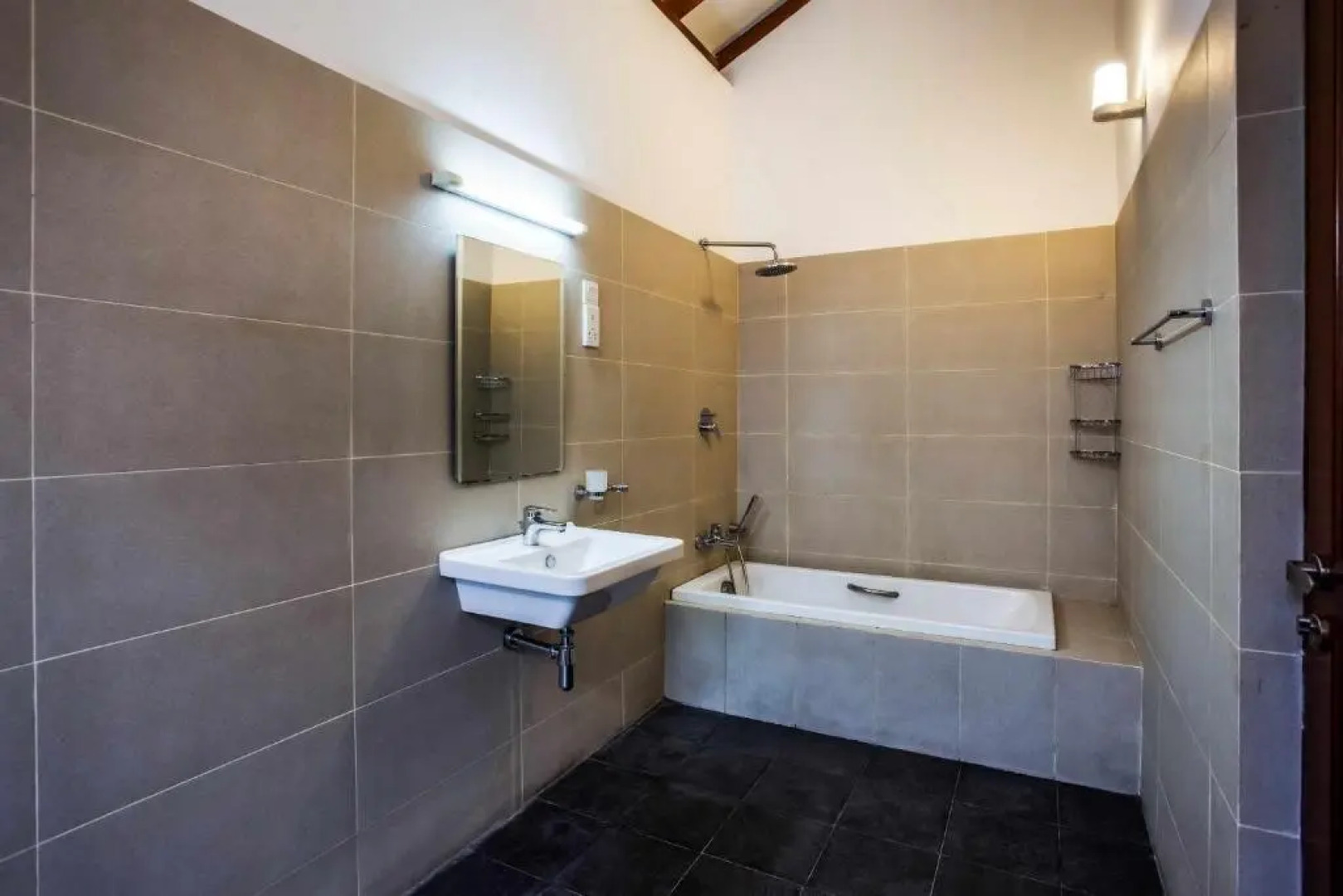 360 Surf Weligama Bay