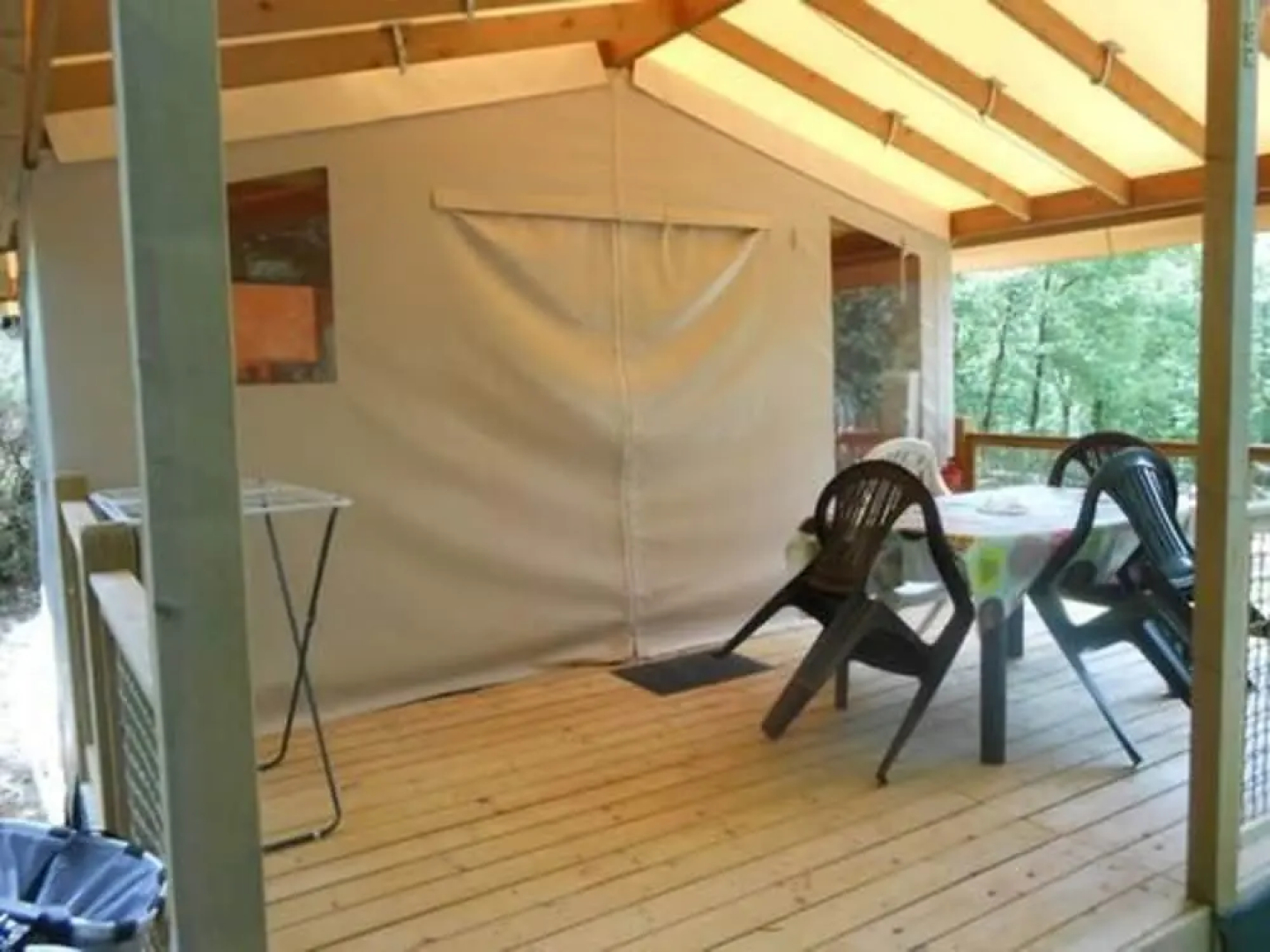 Camping Des Bastides Logements Insolites