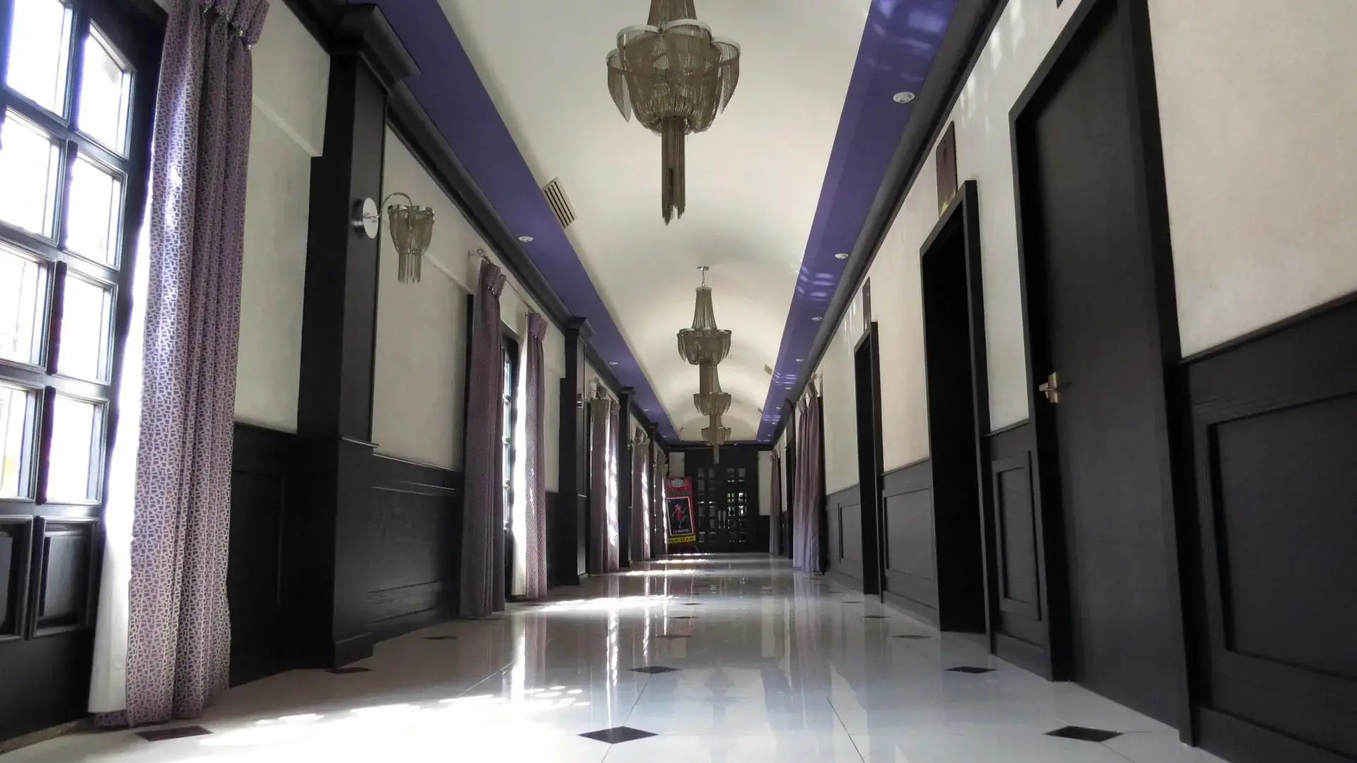 Hotel Mirage Express