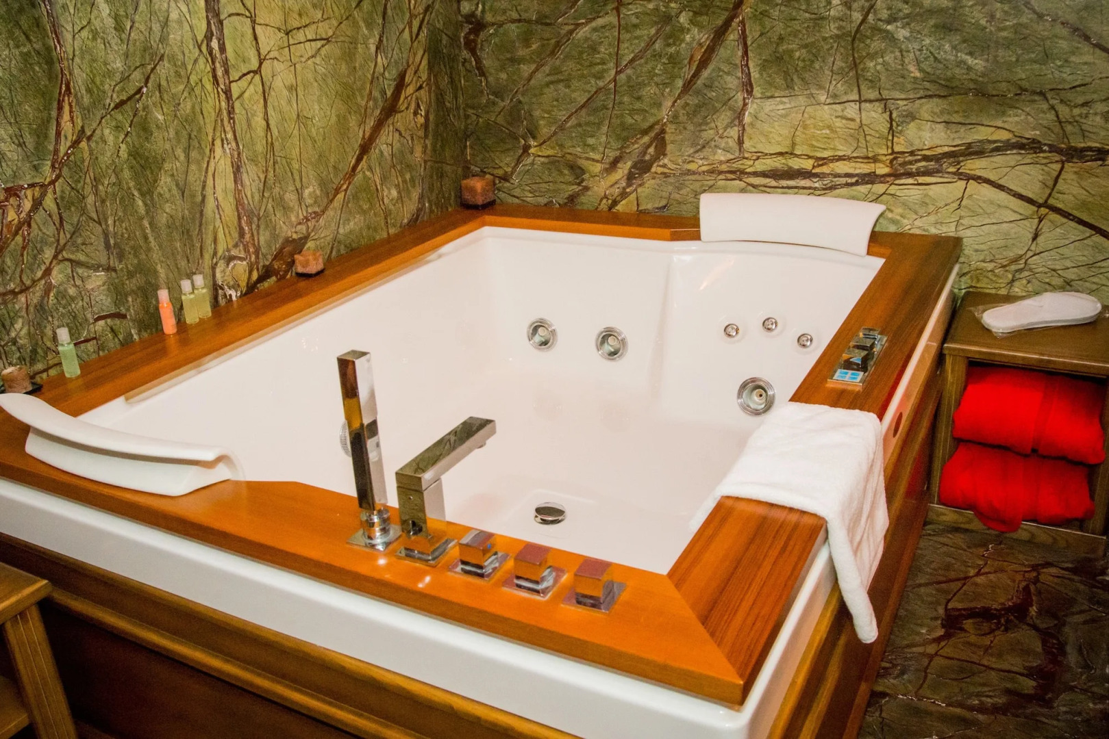 Garni Hotel Leopold I