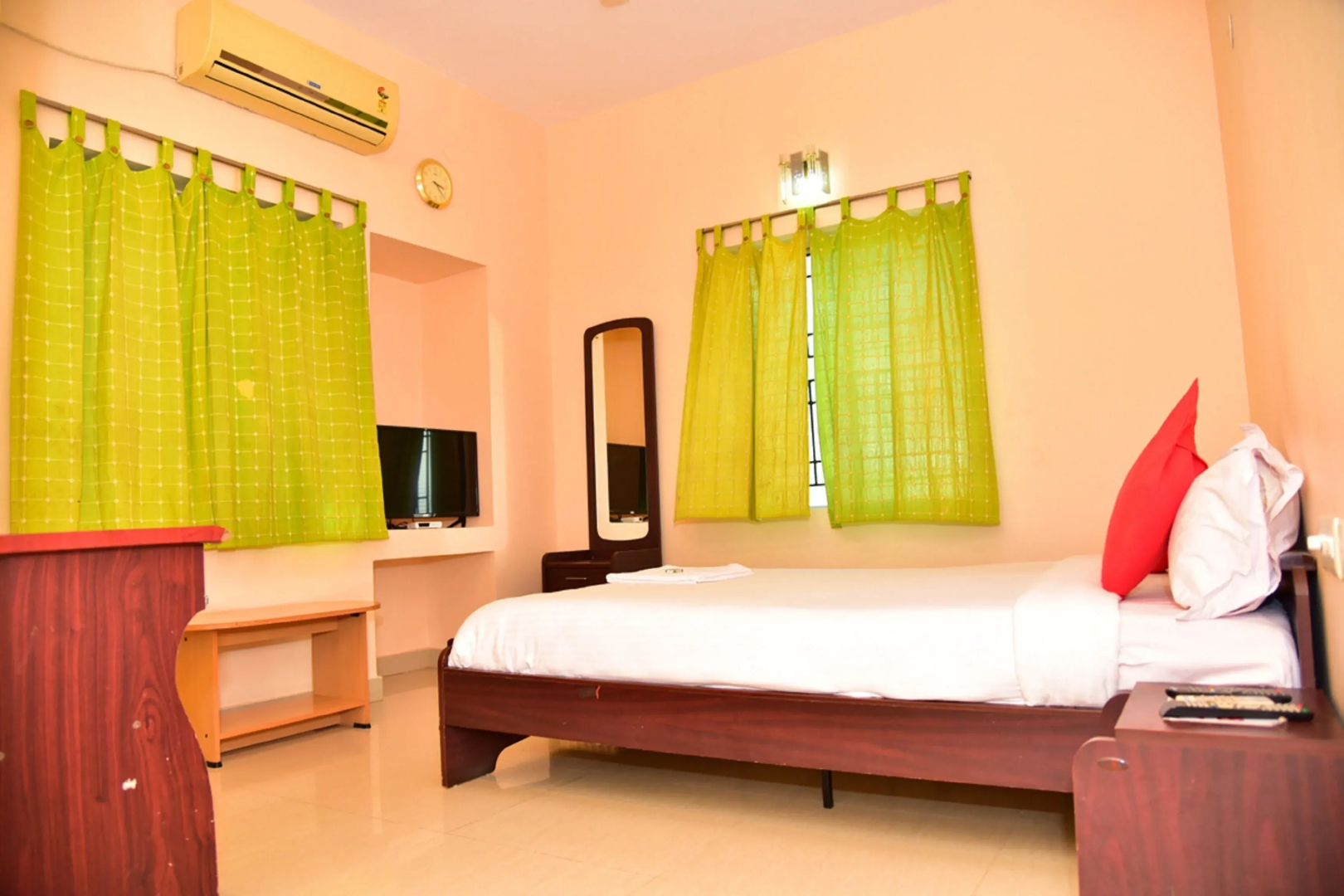Hotel Theertha Park
