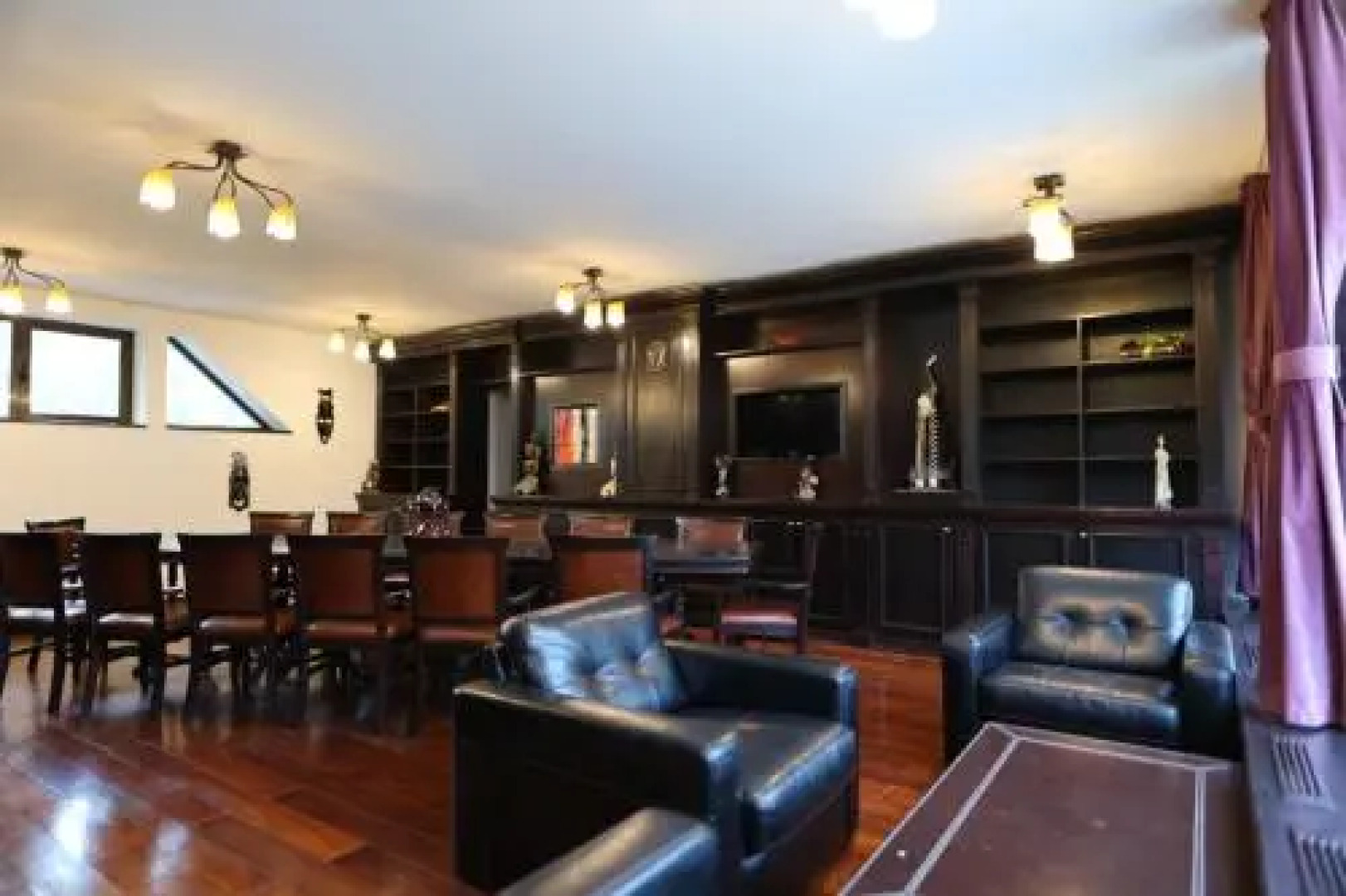 Vila Pinul Si Mesteacanul