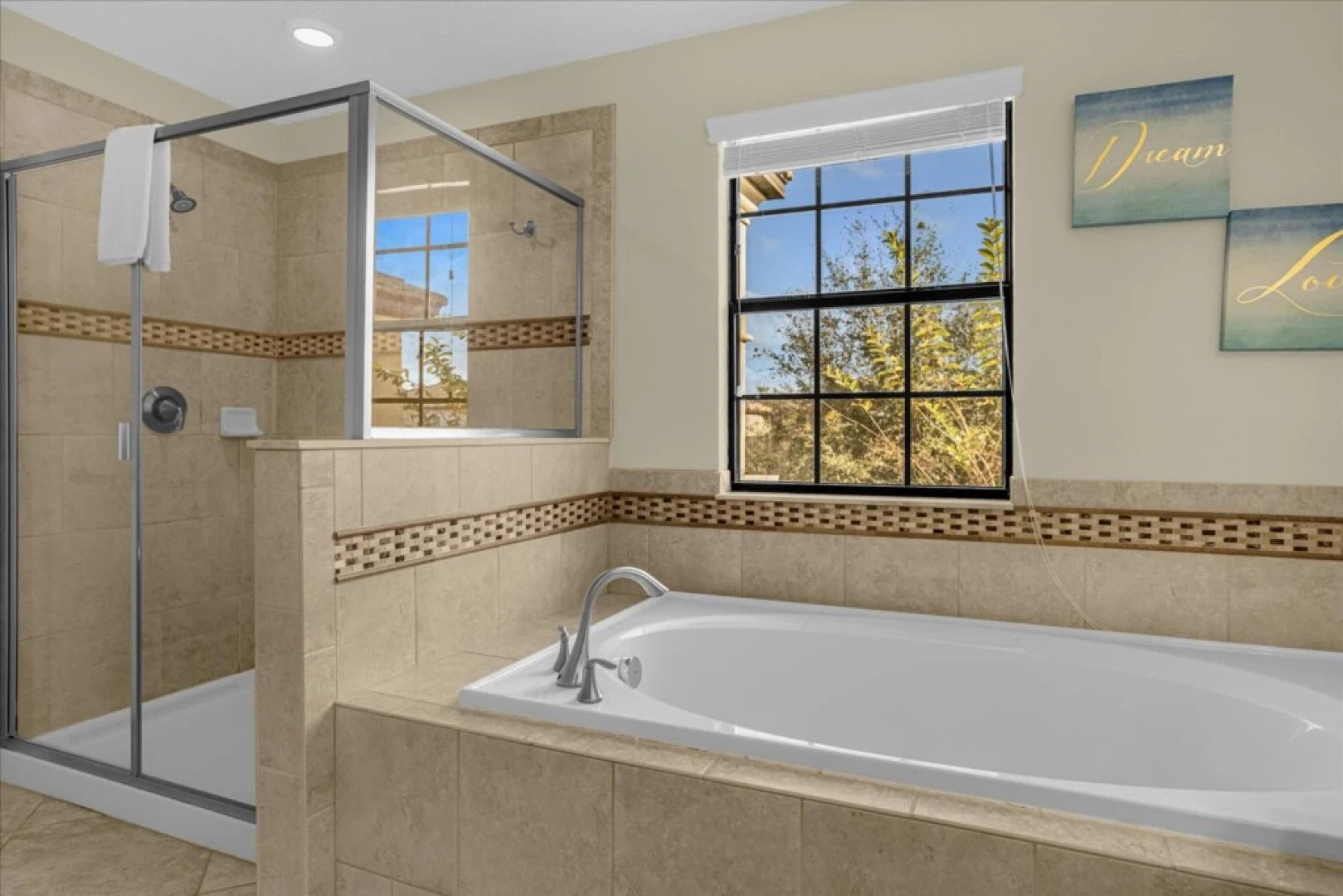 5 Bedrooms / 4.5 Bathrooms / Champions Gate (1404 MV), Kissimmee, US