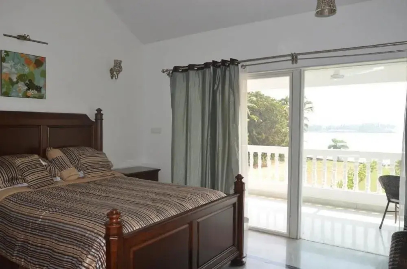 Safira River Front Resort