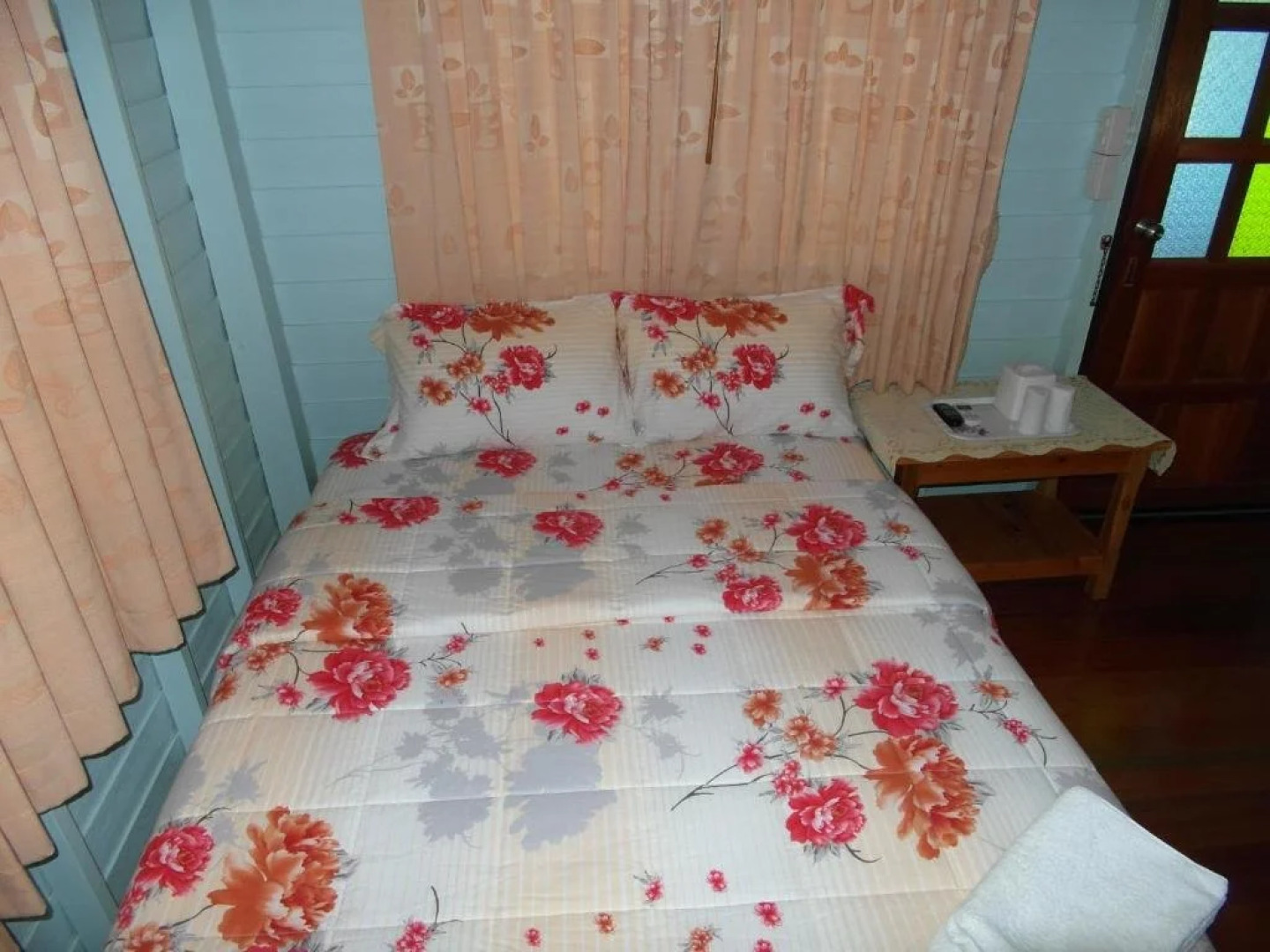 Baan Tai Rom Yen Resort