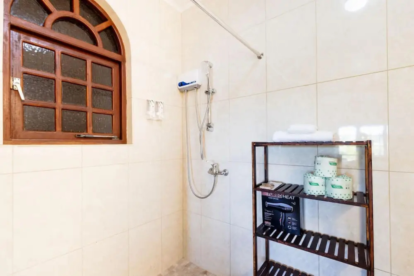 Beautiful 3br2 5BA Villa w Pool Close 2 Baby Beach