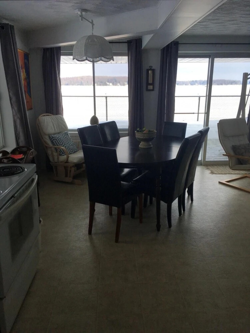 Chalet With 2 Bedrooms in Knowlton, With Wonderful Lake View, Enclosed