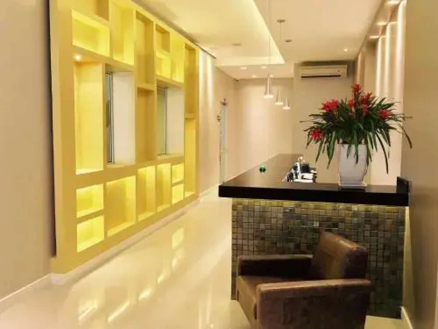 W Praia Hotel