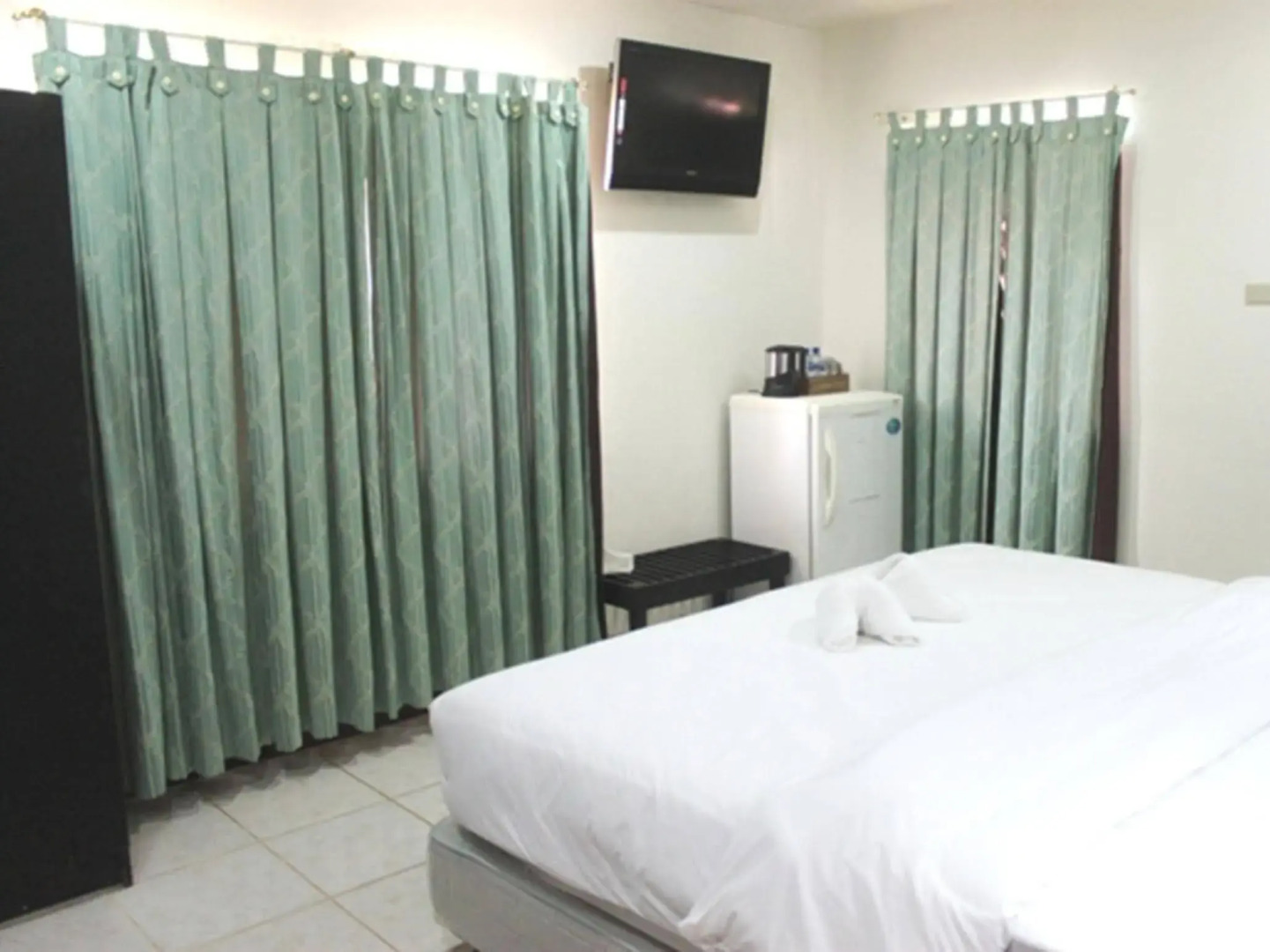 Lost Horizon Beach Dive Resort