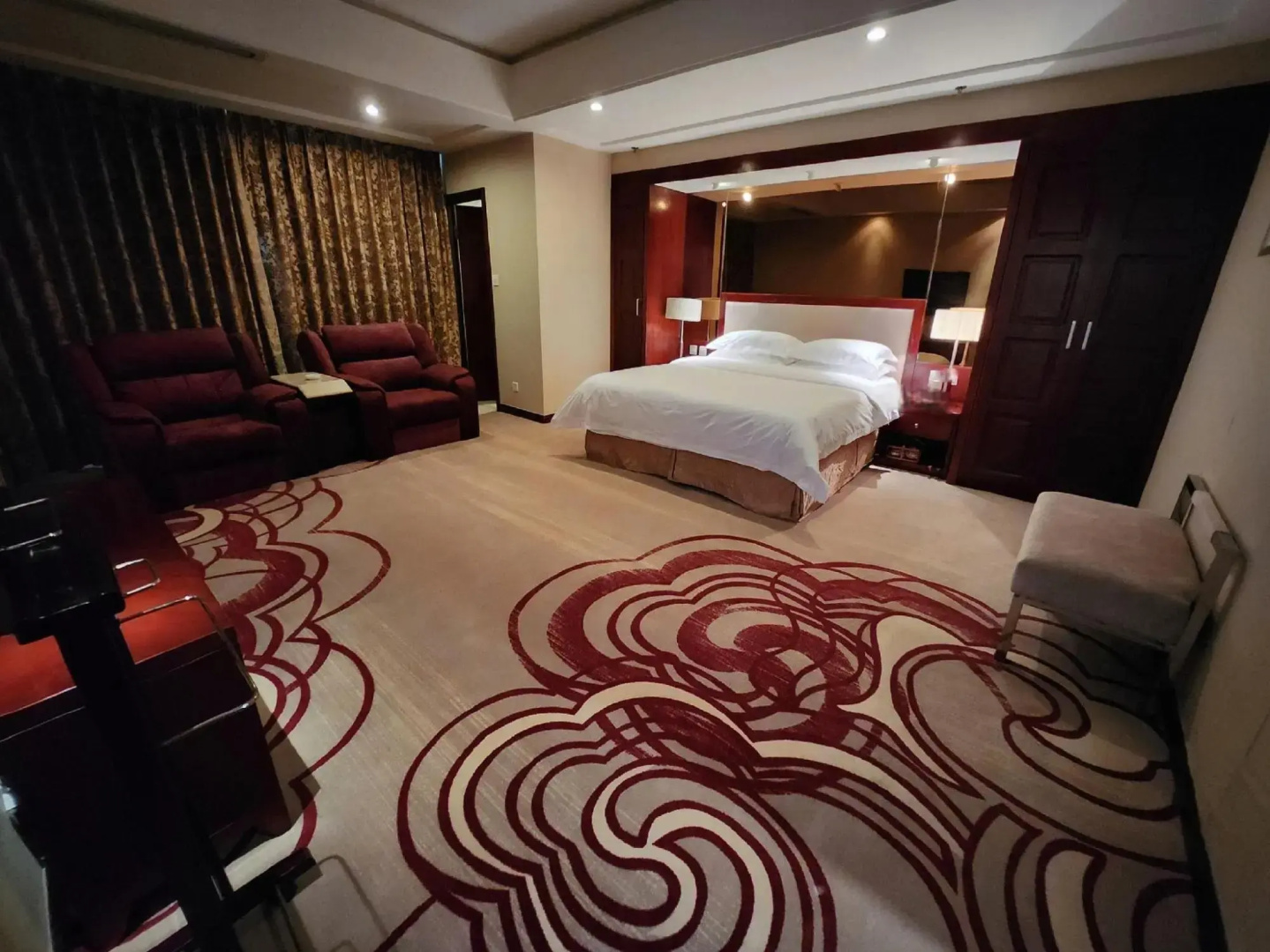 Huatai International Hotel