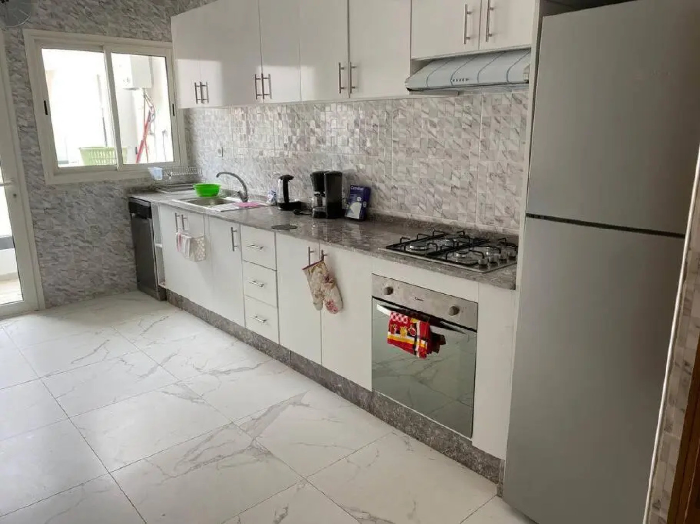 Lovely 4-Bedroom Condo with Pool