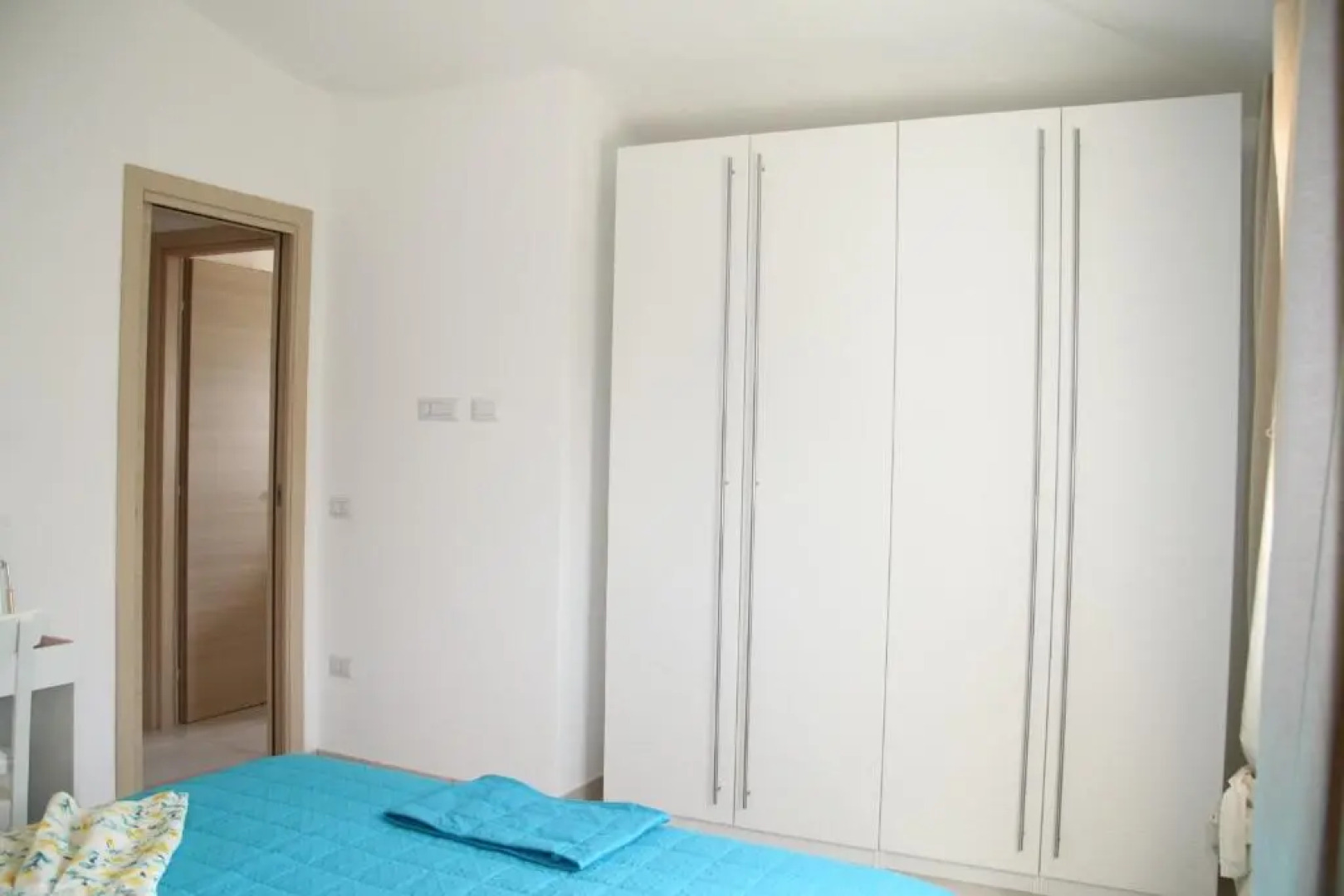 Turquoise & Wood Stylish House 23