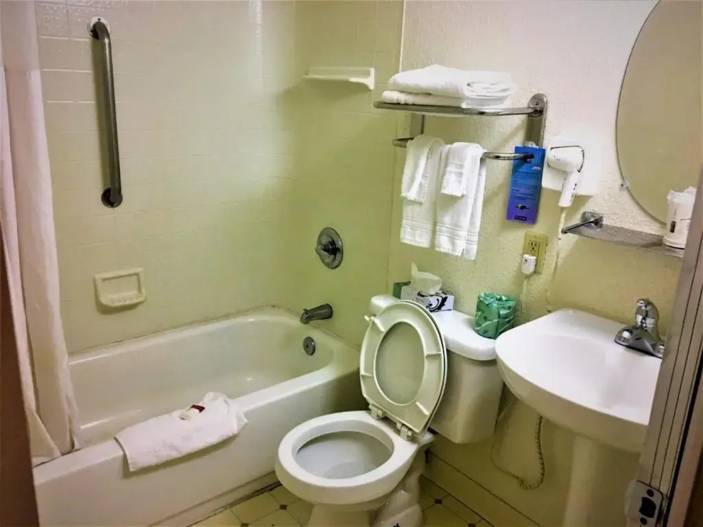 Econo Lodge Inn & Suites Fairfield