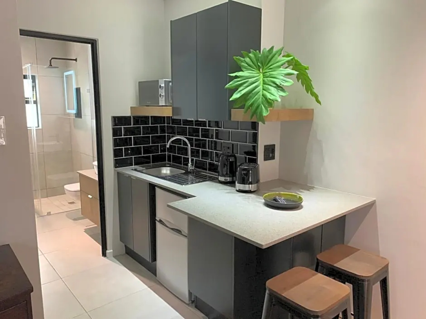 Coral Wood Self Catering Suites And BB