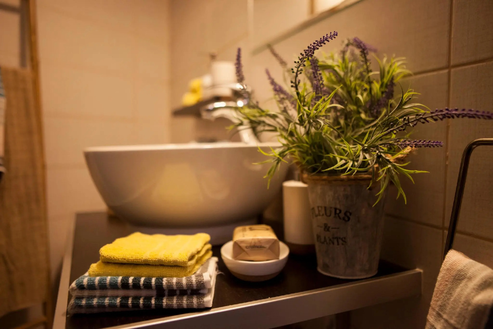 Rock Dandy - Private chalet with fireplace. Up to6