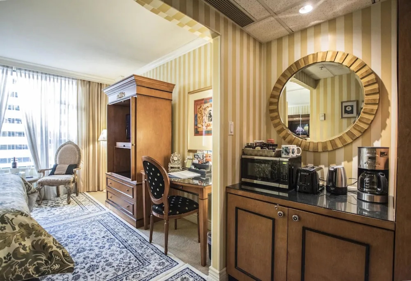 Boutique Downtown Suites - Privately owned