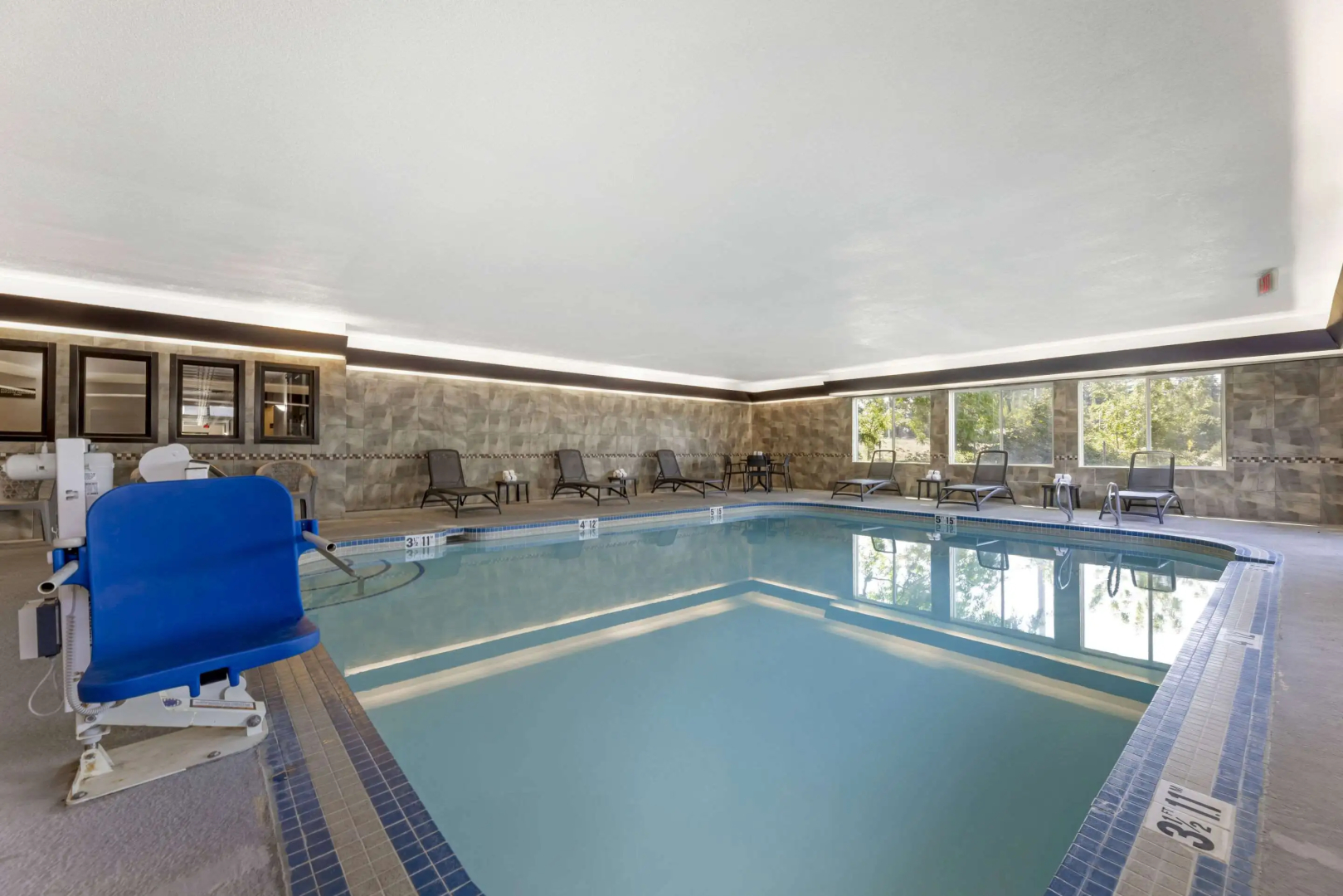 Comfort Suites Near Vancouver Mall