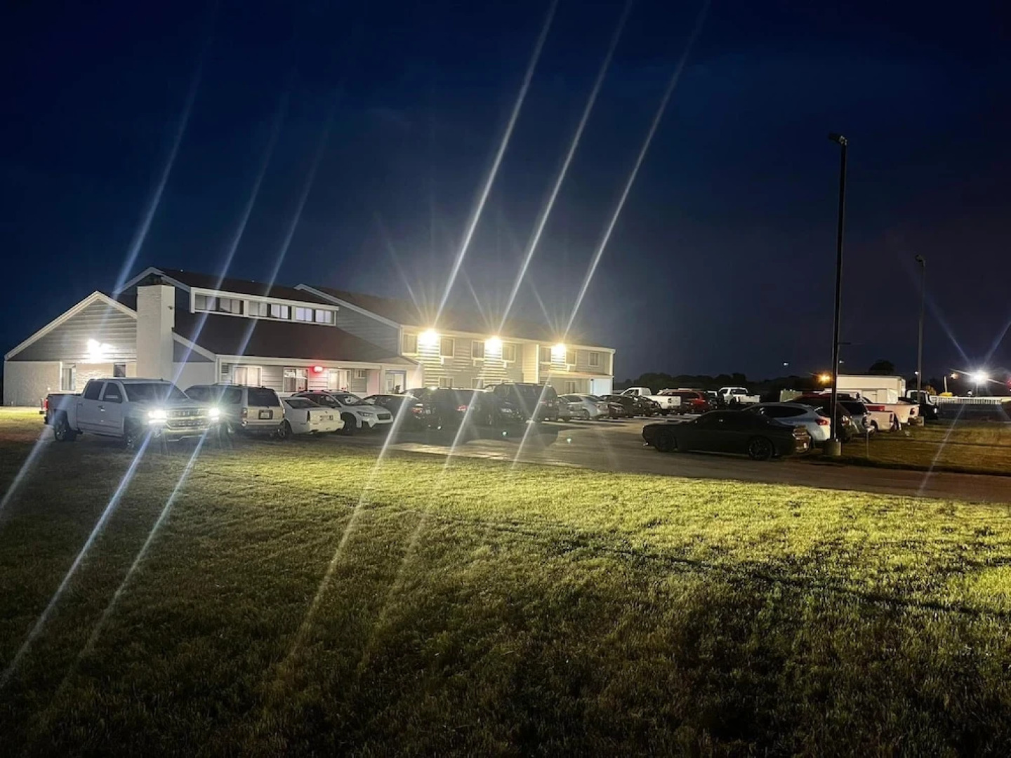 Belgium Inn & Suites