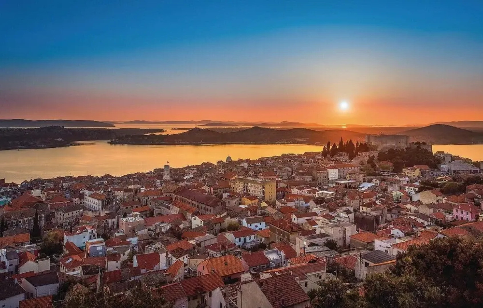 Awesome apartment in Sibenik w/ Outdoor swimming pool, Outdoor swimming pool and 3 Bedrooms