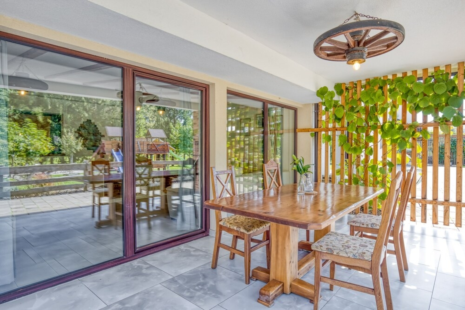 Pool Suite Flaxseed Private Sauna