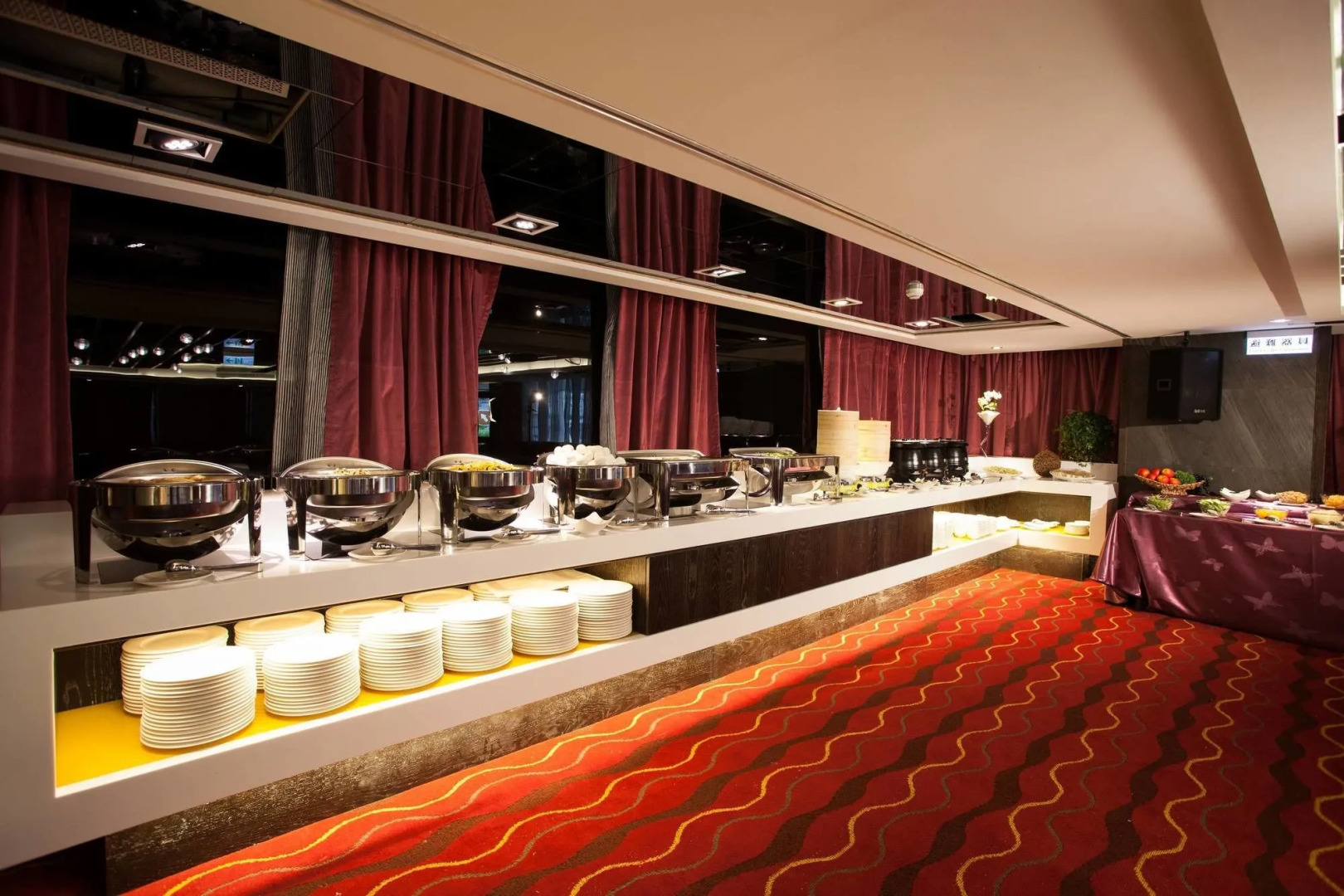 CHECK inn SELECT Hualien LinSen