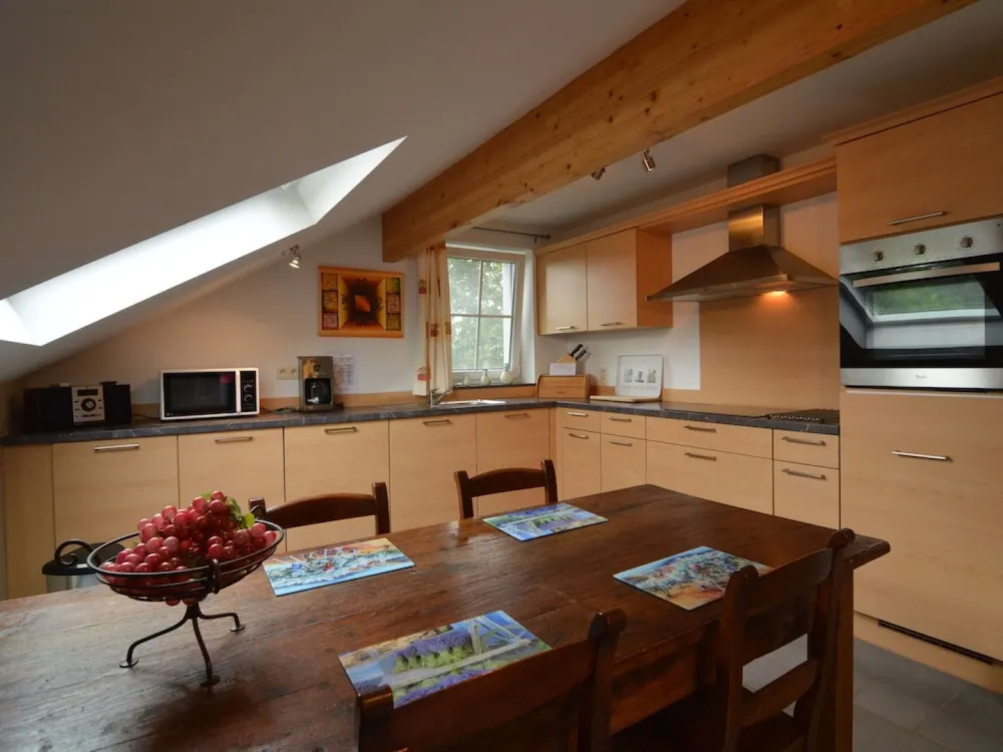 Charming Apartment with Access to Outdoor Hot Tub in Green Condroz Valley