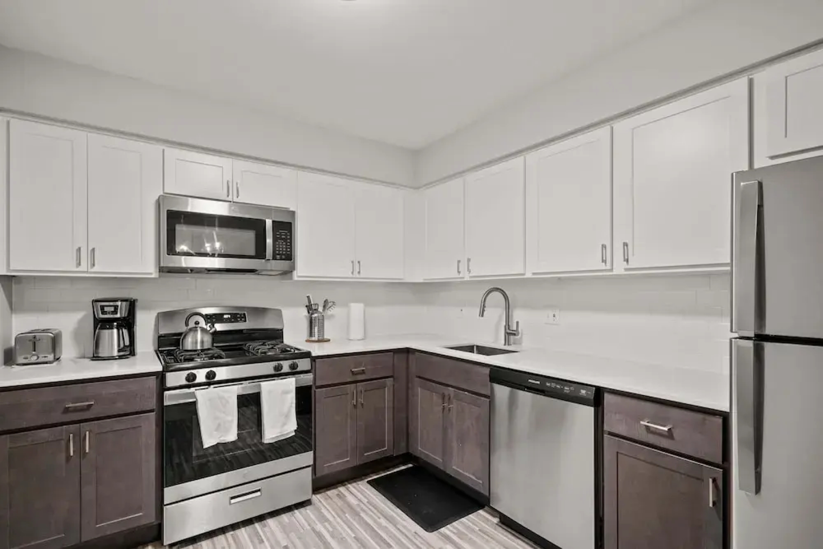 Family Friendly 2BR 2BA in the City