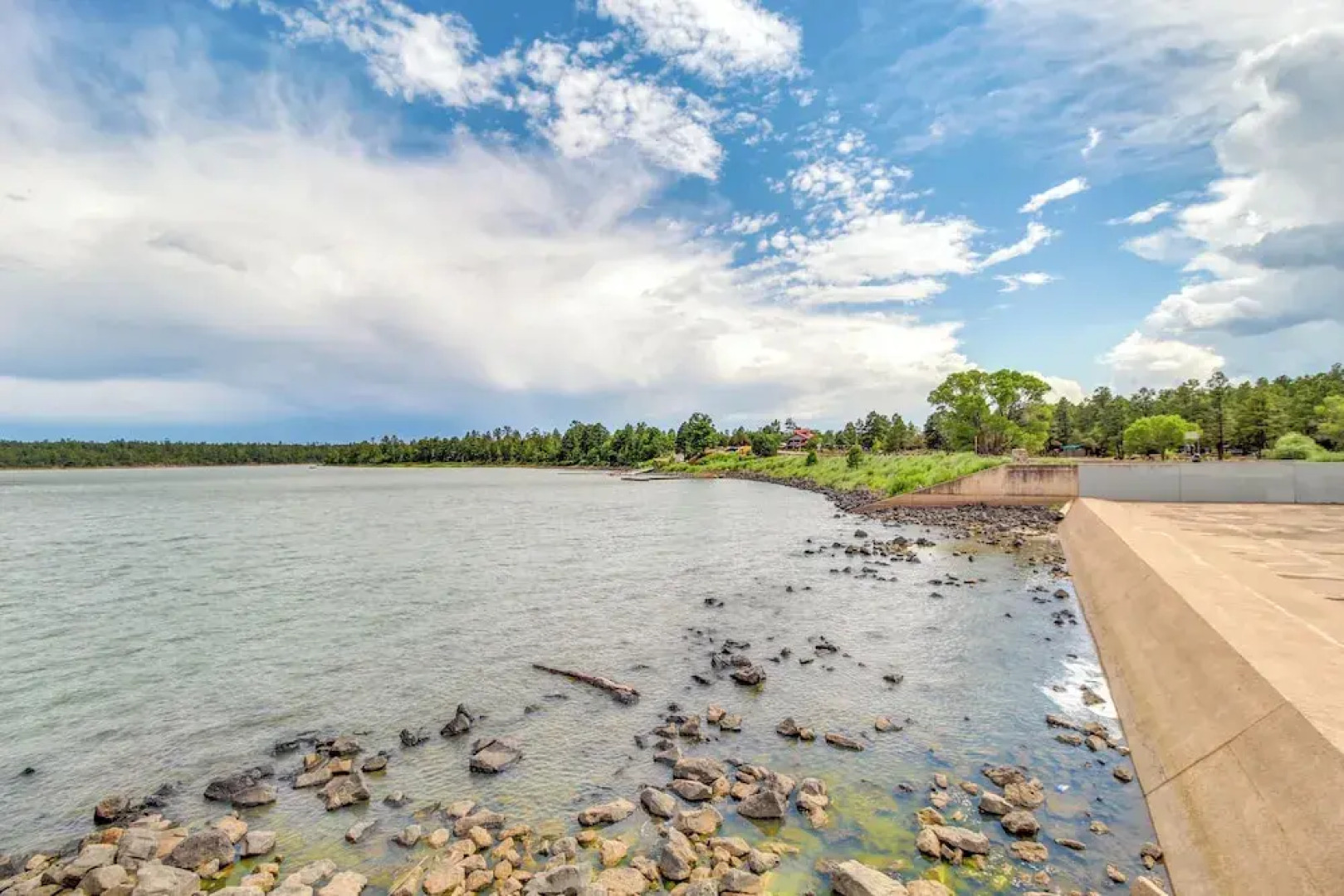 Hike & Fish: Cozy Cabin w/ Patio in Show Low!