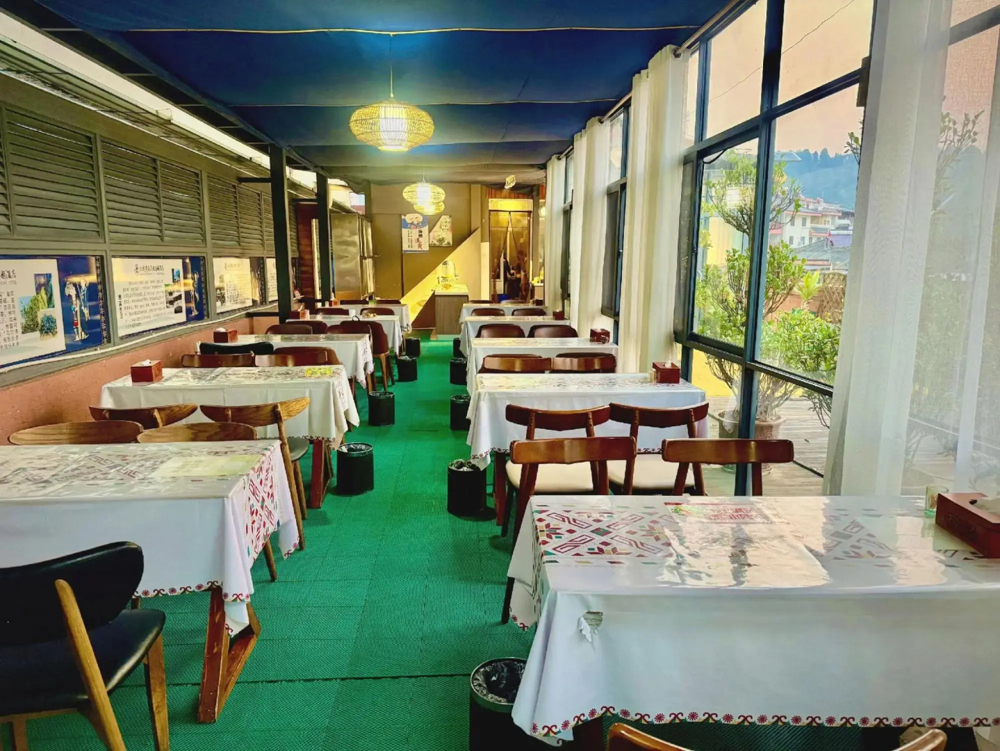 Mijng Qiyuan Minority Theme Hotel