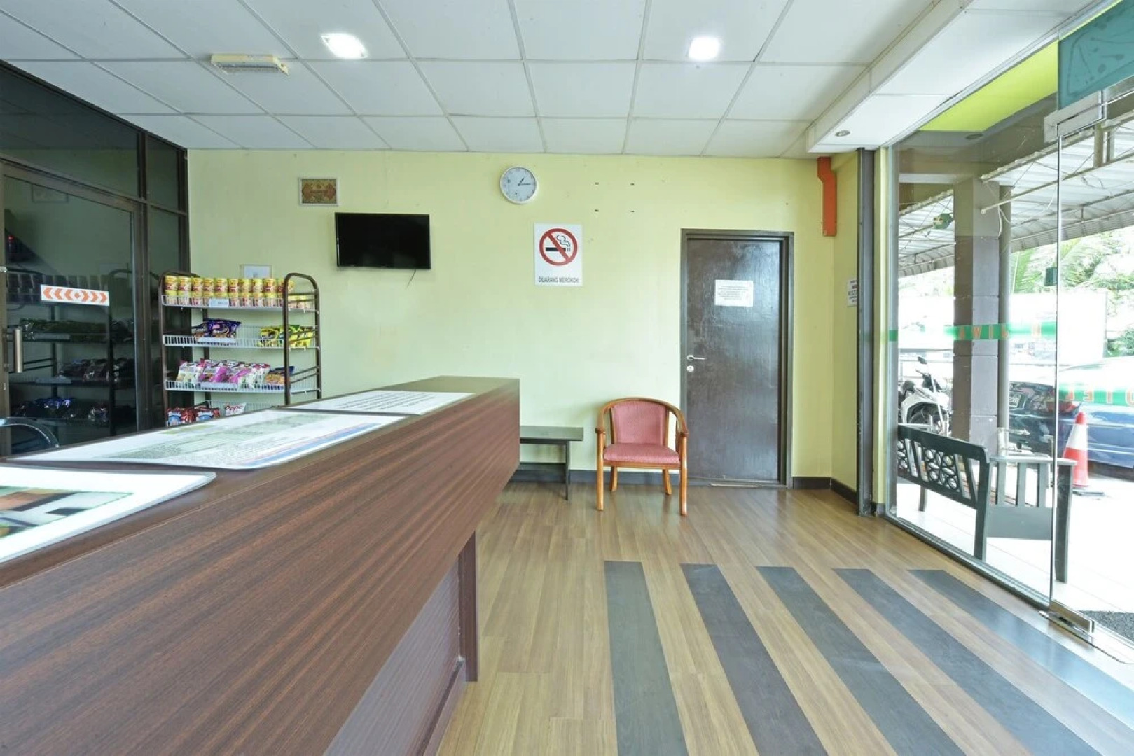 Capital O 90761 D Jiwa Hotel