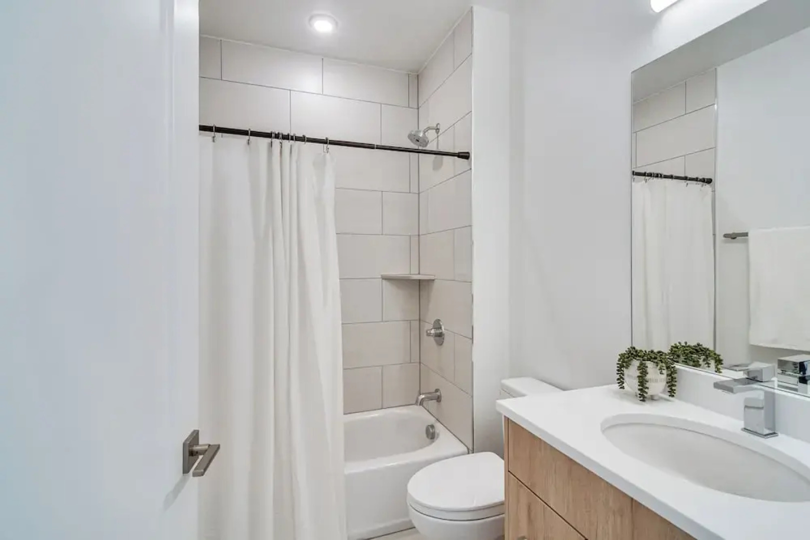 3 Mi to Lake Dillon: Condo Near Shops & Eats!