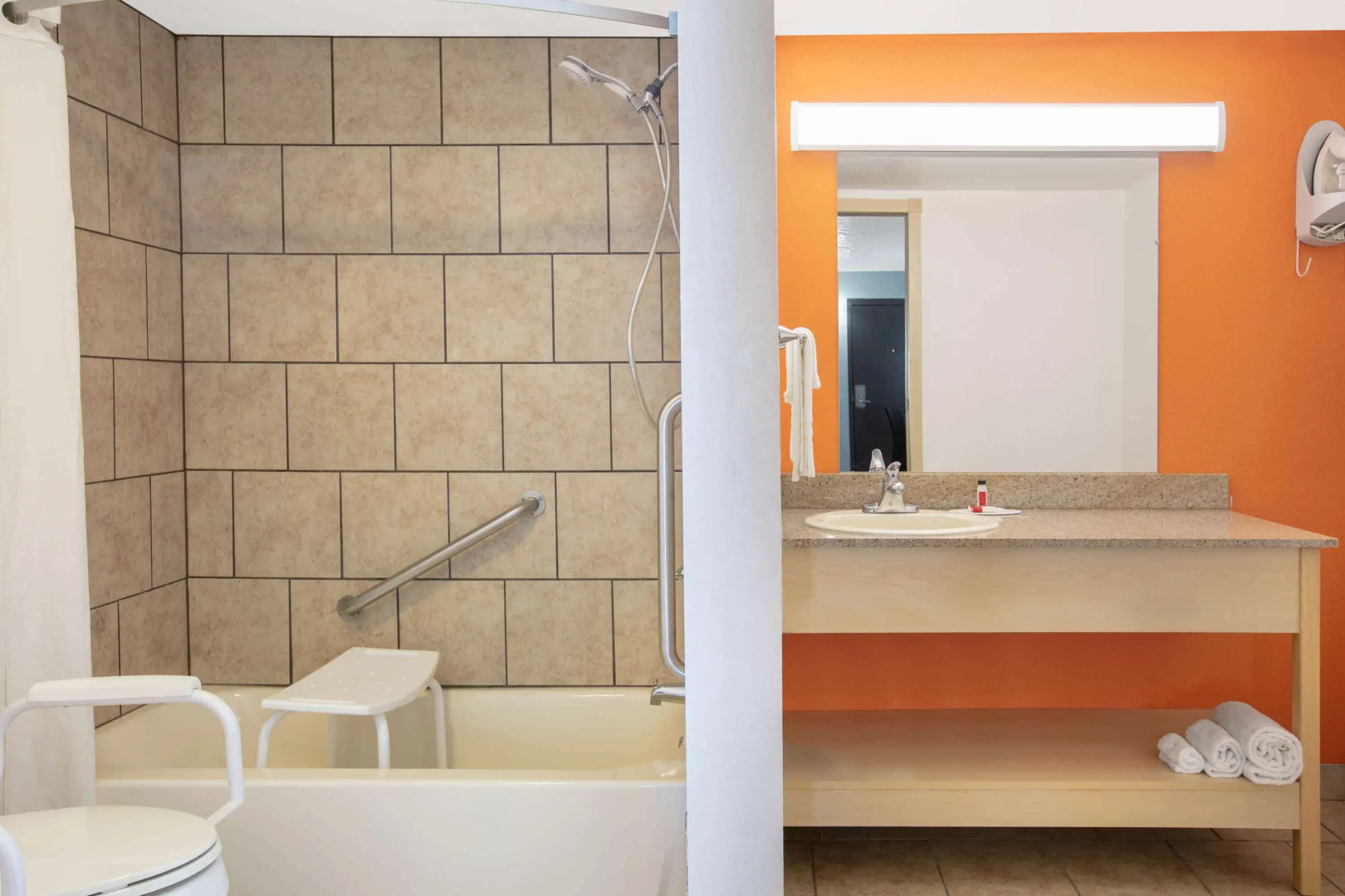 Super 8 by Wyndham City of Moore