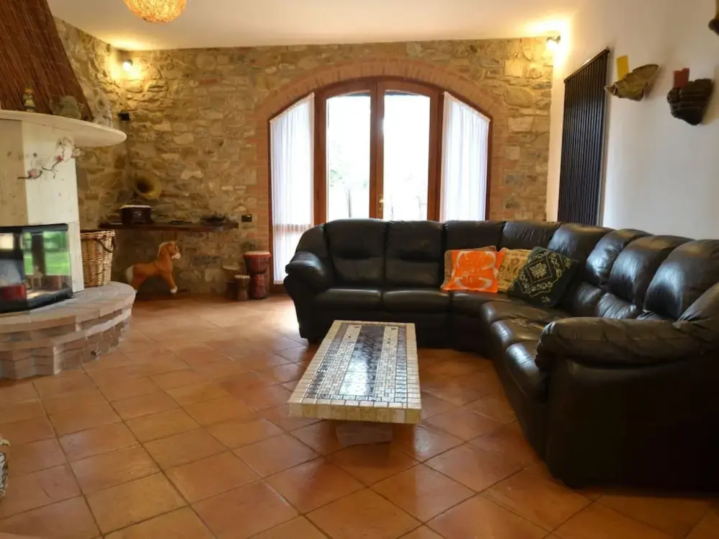 Charming Villa in Suvereto with Hot Tub