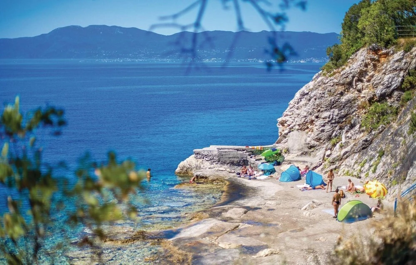 Nice Home in Cavle With Wifi and 2 Bedrooms