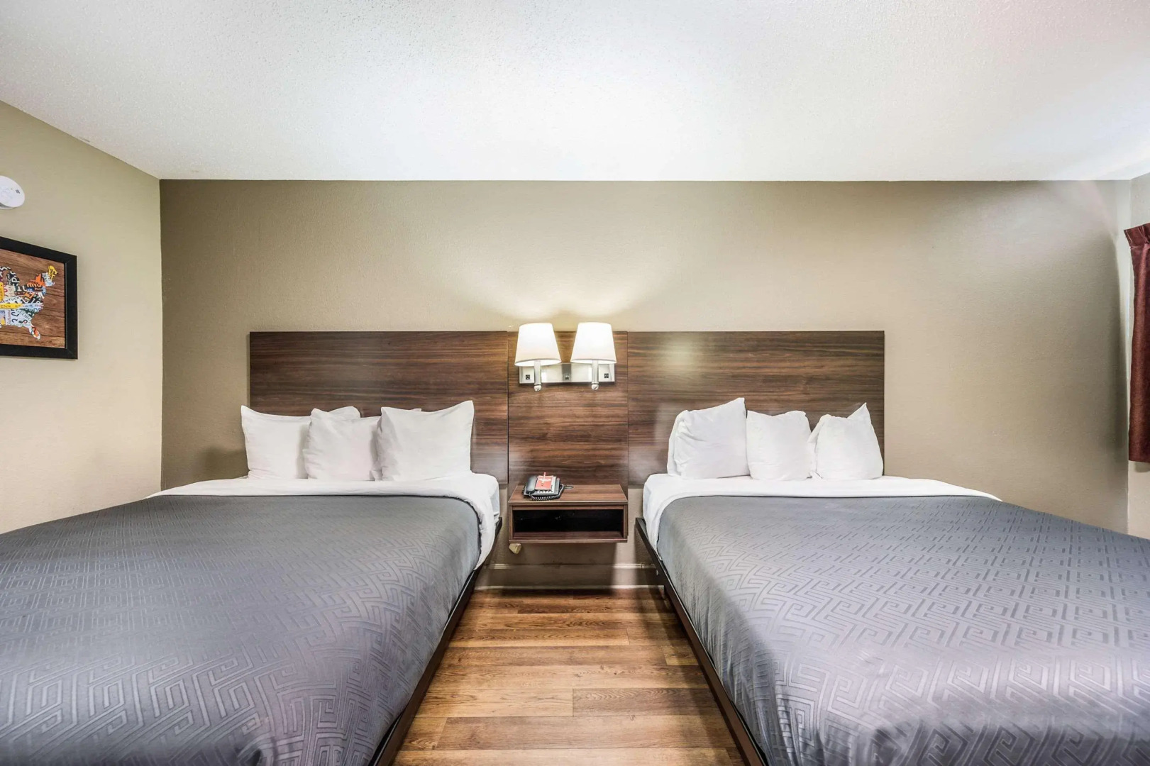 Econo Lodge Inn & Suites Huntsville University Area