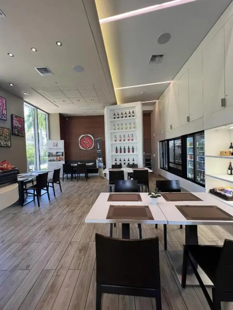 23rd floor Luxury & Spacious BeachWalk Resort Apartment with Amazing View